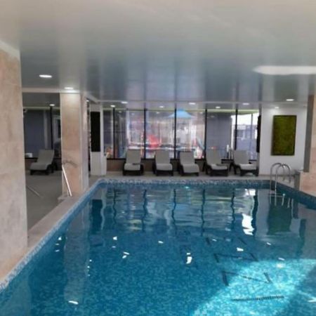 Alezzi Beach Vibe Family Studio With Spa Piscina Interioara Incalzita Sauna Jacuzzi Gym Navodari Luaran gambar
